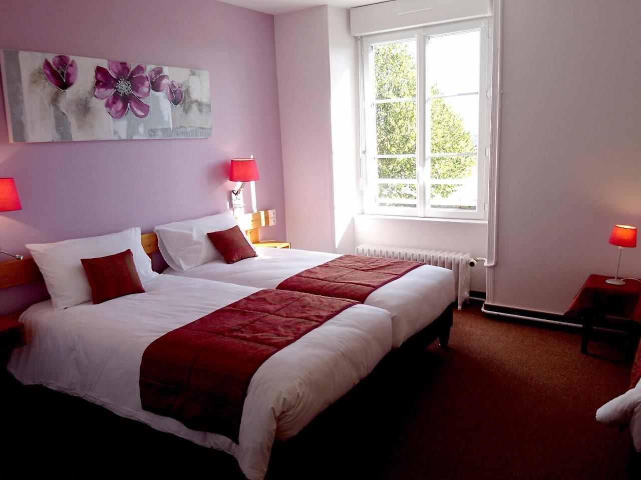 Le 120 - Groupe Logis Hotels - Ex Auberge La Terrasse La Chataigneraie  ภายนอก รูปภาพ