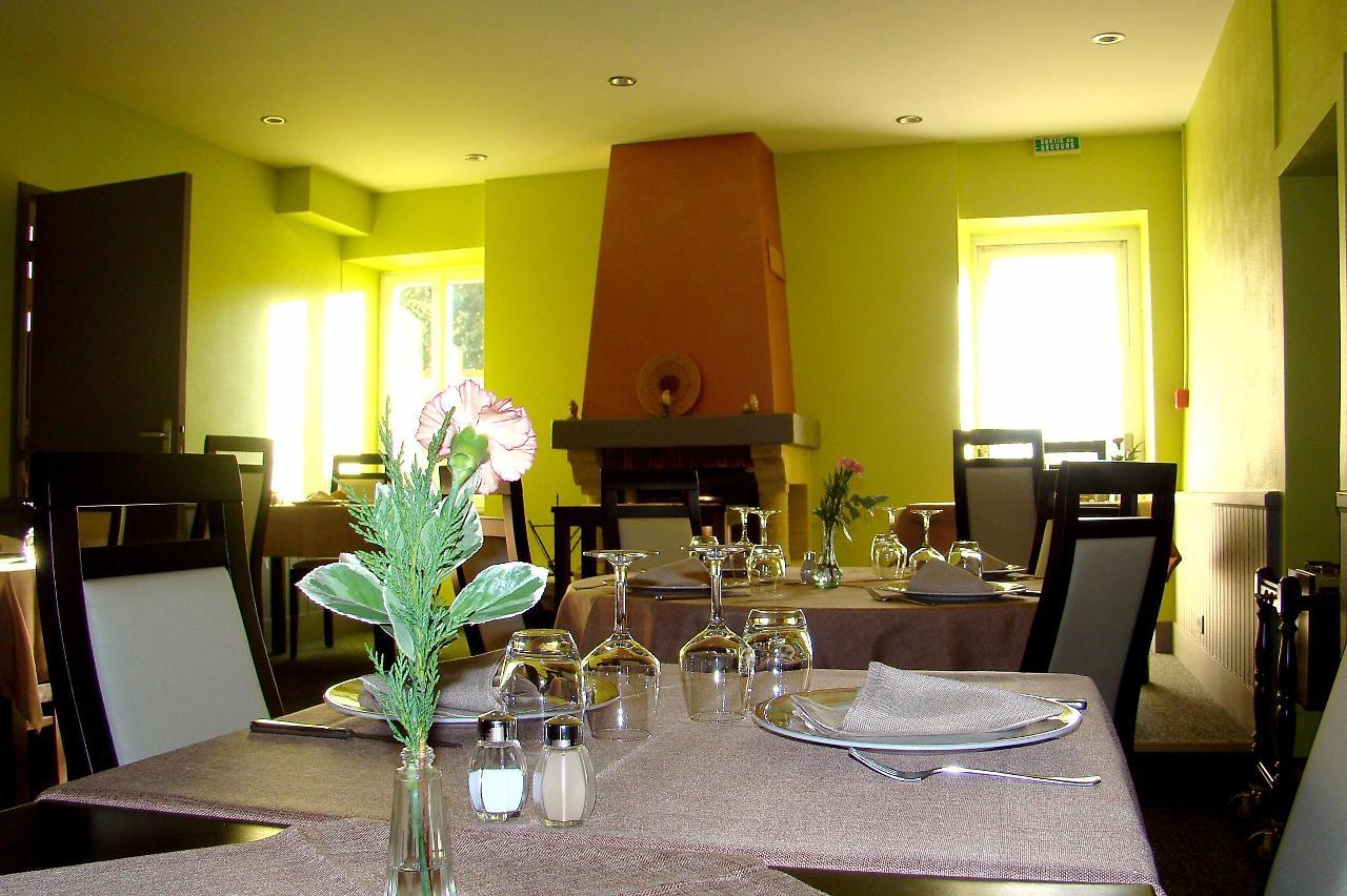 Le 120 - Groupe Logis Hotels - Ex Auberge La Terrasse La Chataigneraie  ภายนอก รูปภาพ