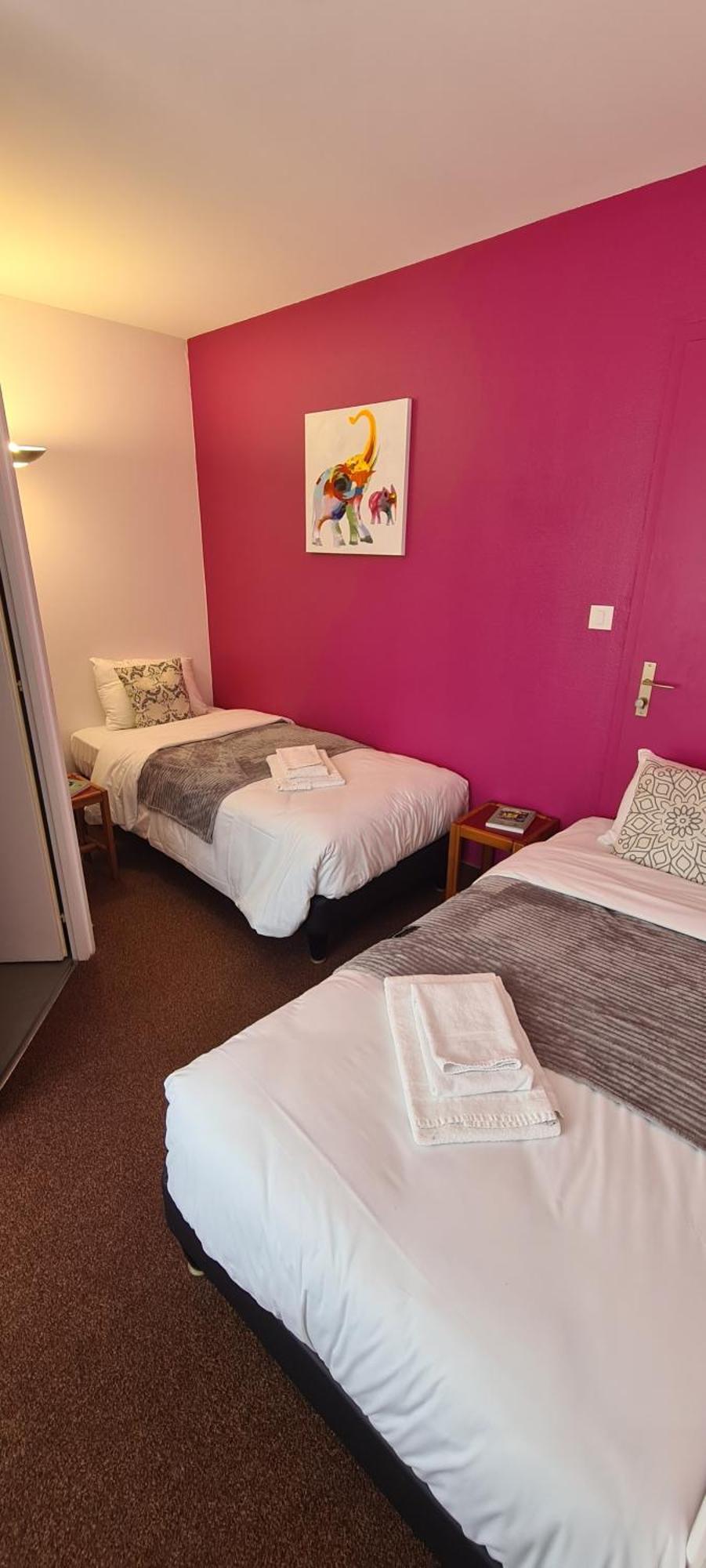 Le 120 - Groupe Logis Hotels - Ex Auberge La Terrasse La Chataigneraie  ภายนอก รูปภาพ