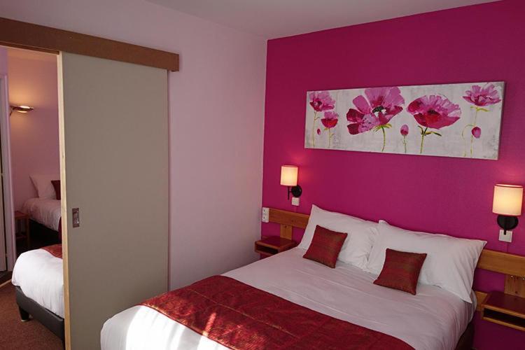 Le 120 - Groupe Logis Hotels - Ex Auberge La Terrasse La Chataigneraie  ภายนอก รูปภาพ